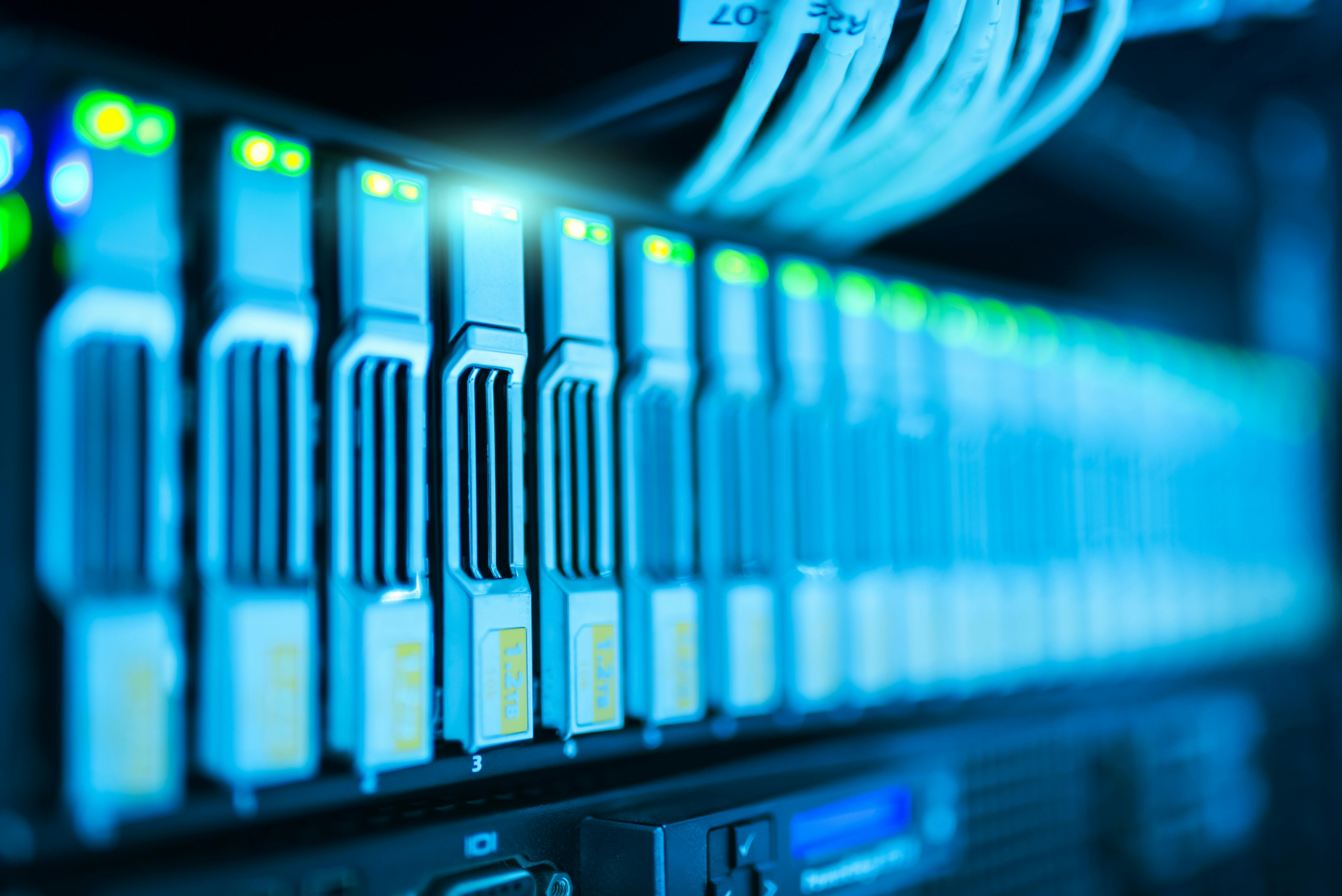 Data warehouse PostgreSQL per demand forecasting in distribuzione con storico vendite centralizzato